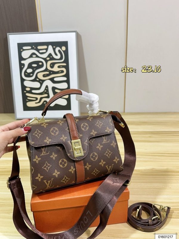 LV Locky BB Monogram Bag C2301250