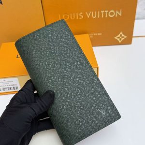 LV Taïga Leather Long Wallet KK01250 LV Taïga Leather Long Wallet KK01250