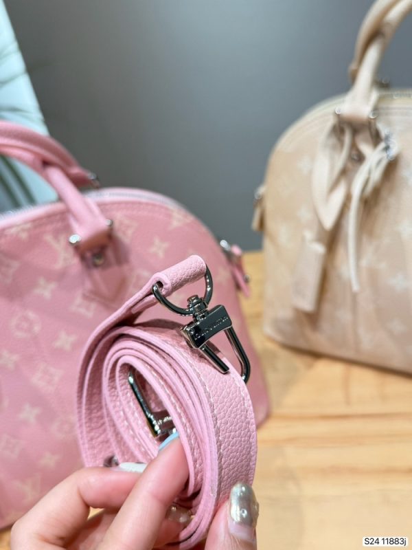 LV Alma BB C2301550