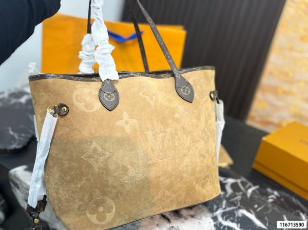 LV Neverfull MM Monogram Suede C2301550