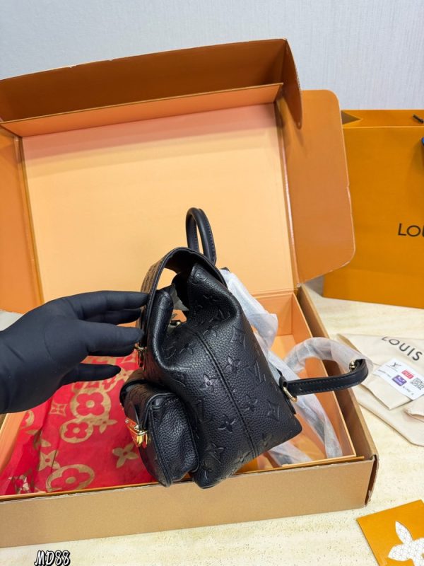 LV Venice Backpack Monogram C2301950