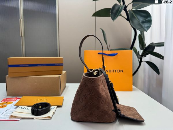 LV All In BB Monogram Suede C2301550