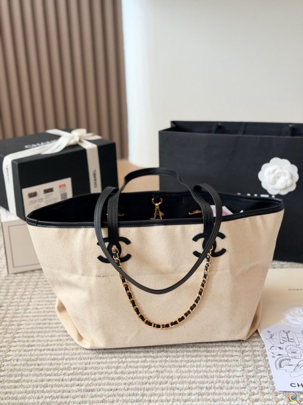 CN Small Shopping Bag Calfskin Gold-Tone Metal C2301250