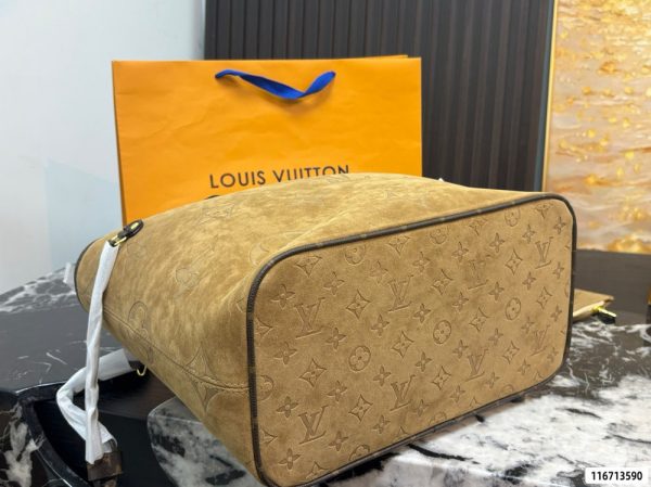LV Neverfull MM Monogram Suede C2301550