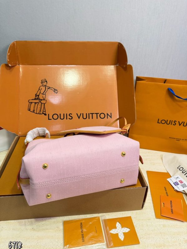 LV CarryAll PM Light Pink C2301850
