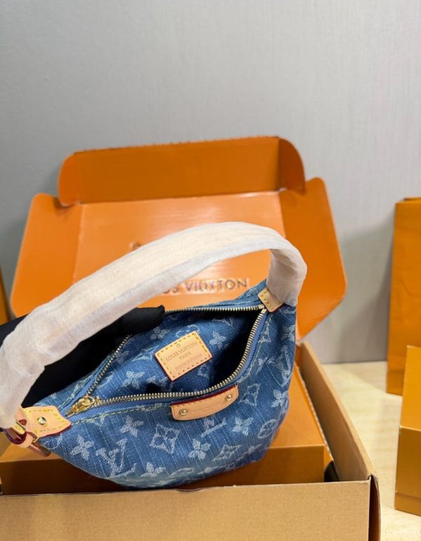 LV Pochette Hills Bag C2301050