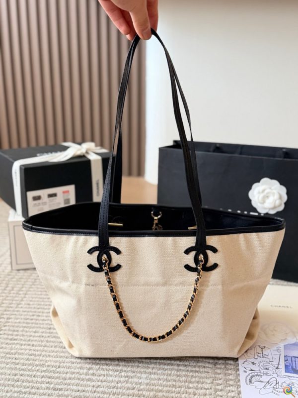 CN Small Shopping Bag Calfskin Gold-Tone Metal C2301250