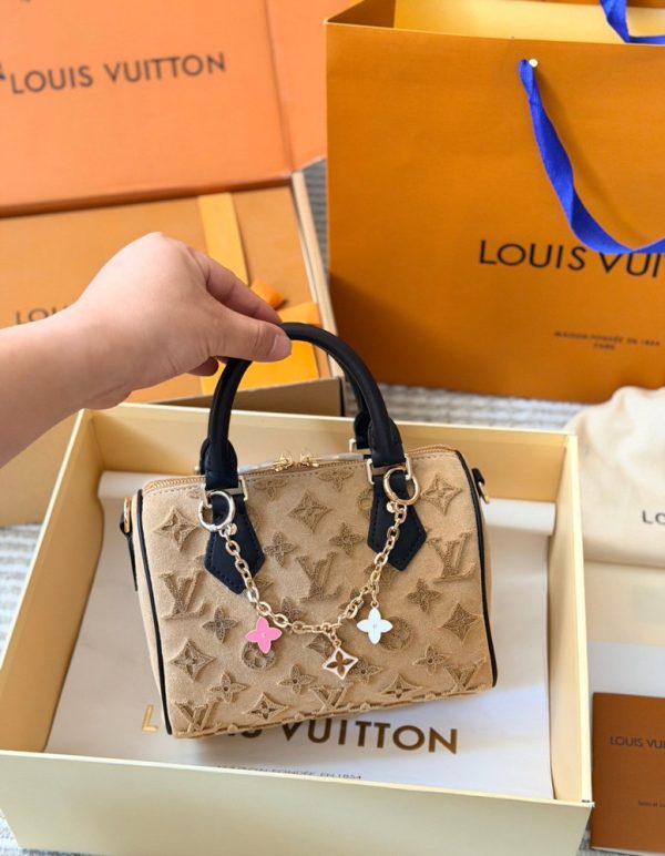 LV Speedy Bandoulière 20 Monogram Suede C2301750 LV Speedy Bandoulière 20 Monogram Suede C2301750