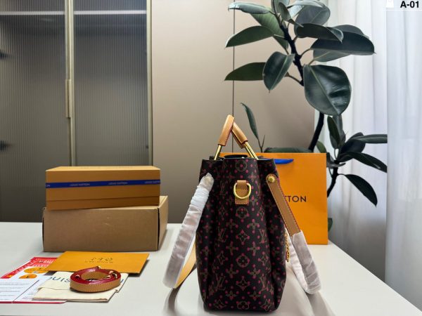 LV Monogram Tote Bag with Front Pouch C2301550