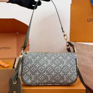 LV Flight Mode Pochette Accessoires LV269191 QA LV Flight Mode Pochette Accessoires LV269191 QA
