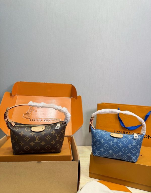 LV Pochette Hills Bag C2301050