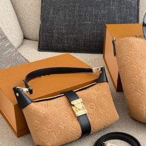 LV Back To School Pochette Mia LV26972 QA LV Back To School Pochette Mia LV26972 QA