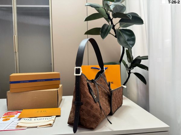 LV CarryAll Brown Suede Bag C2301650