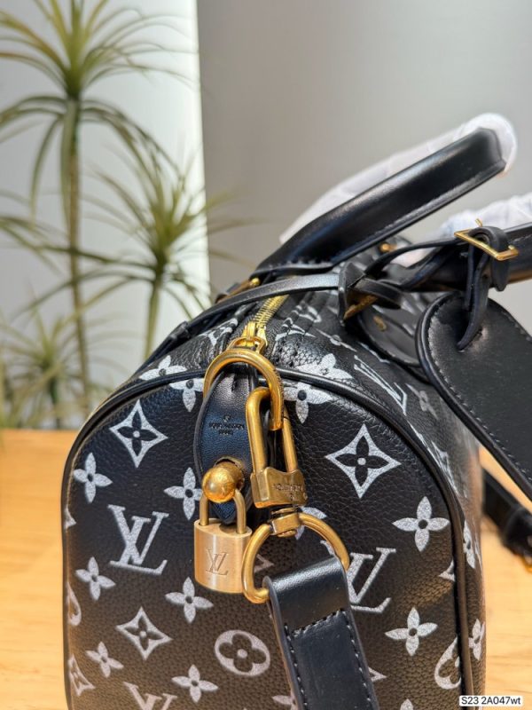 LV Speedy Soft 30 Bag C2301550