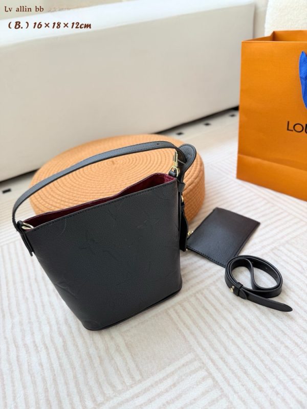 LV Set Pochette Métis All In Bag C2301450
