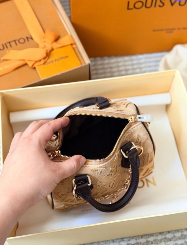 LV Speedy Bandoulière 20 Monogram Suede C2301750 LV Speedy Bandoulière 20 Monogram Suede C2301750