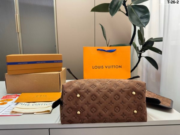 LV CarryAll Brown Suede Bag C2301650