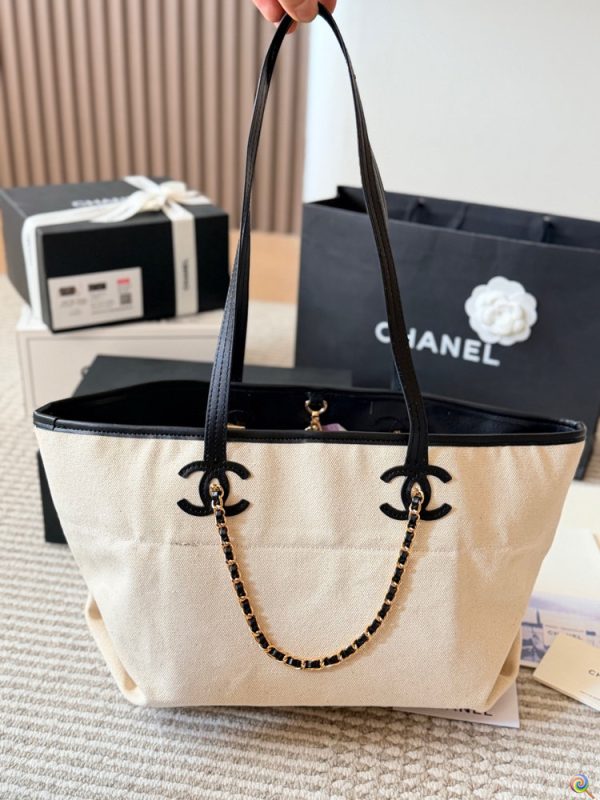 CN Small Shopping Bag Calfskin Gold-Tone Metal C2301250