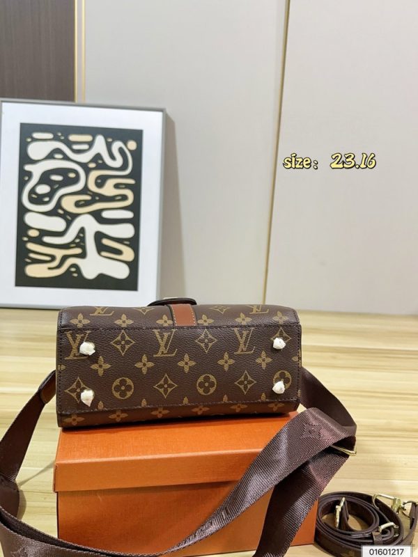 LV Locky BB Monogram Bag C2301250