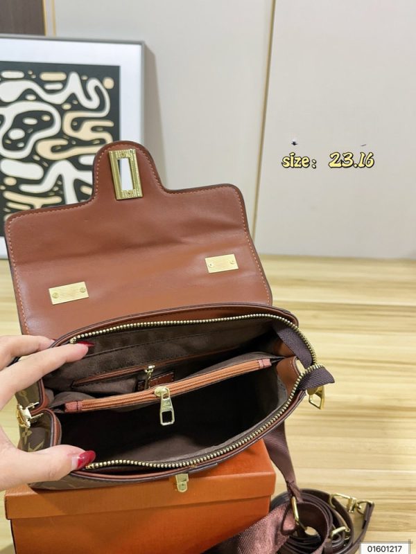 LV Locky BB Monogram Bag C2301250
