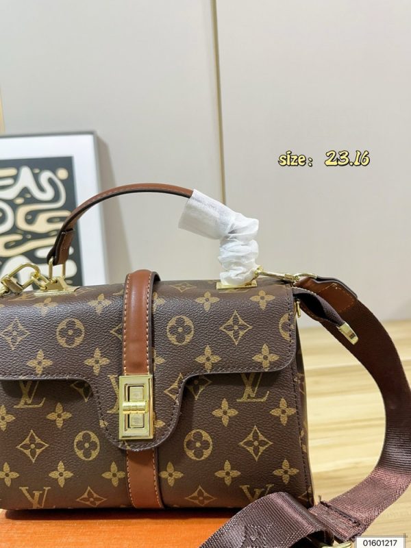 LV Locky BB Monogram Bag C2301250