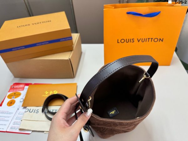 LV All In BB Monogram Suede C2301550