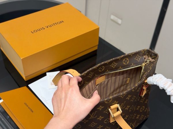 LV Monogram Canvas Piano Bag C2301750