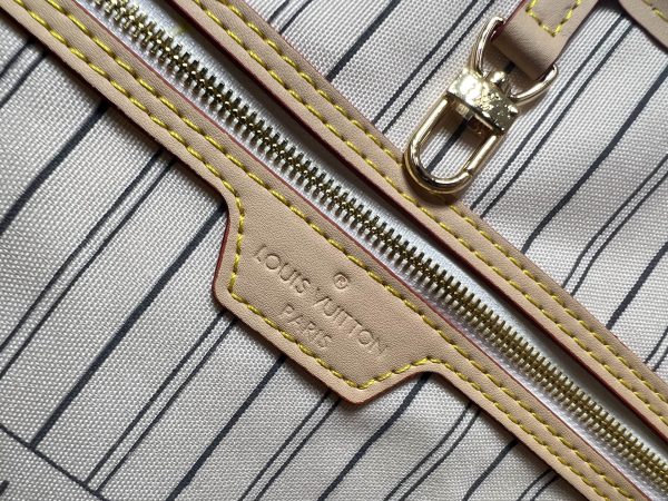 LV Neverfull Ski Monogram M3A288 BC LV Neverfull Ski Monogram M3A288 BC