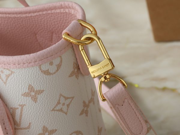 LV Neverfull Inside Out BB Bag M2A465-M2A466 BC LV Neverfull Inside Out BB Bag M2A465-M2A466 BC