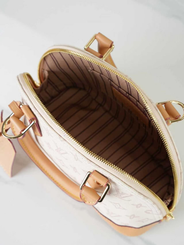 LV Monogram Alma BB M3A940 BC LV Monogram Alma BB M3A940 BC