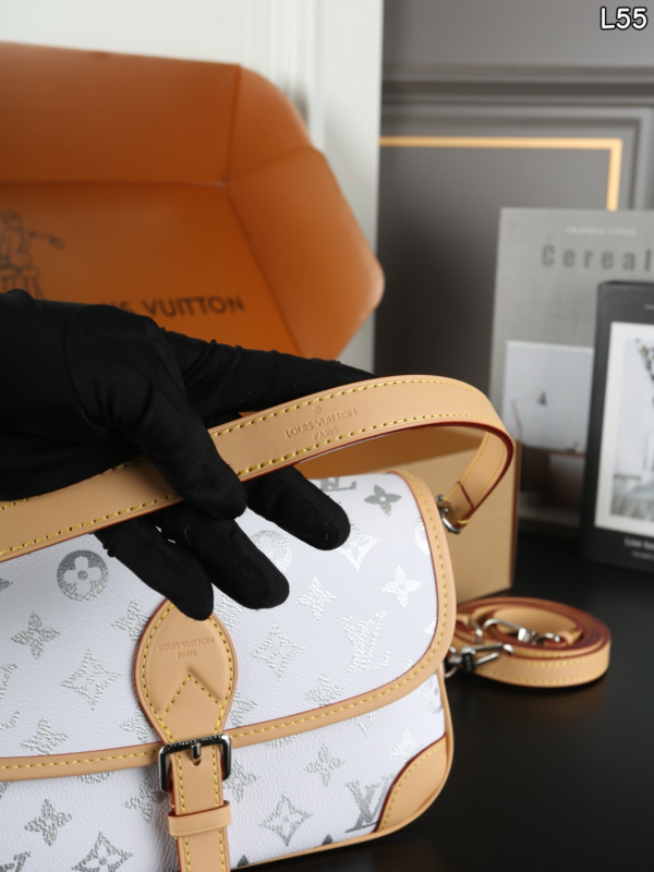 LV Diane Monogram Pearly Canvas M3A706 BC