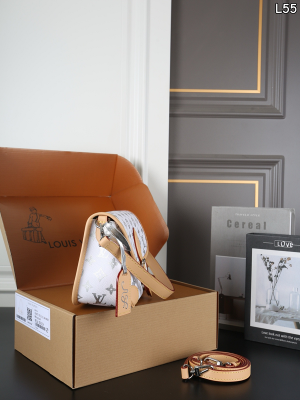 LV Diane Monogram Pearly Canvas M3A706 BC