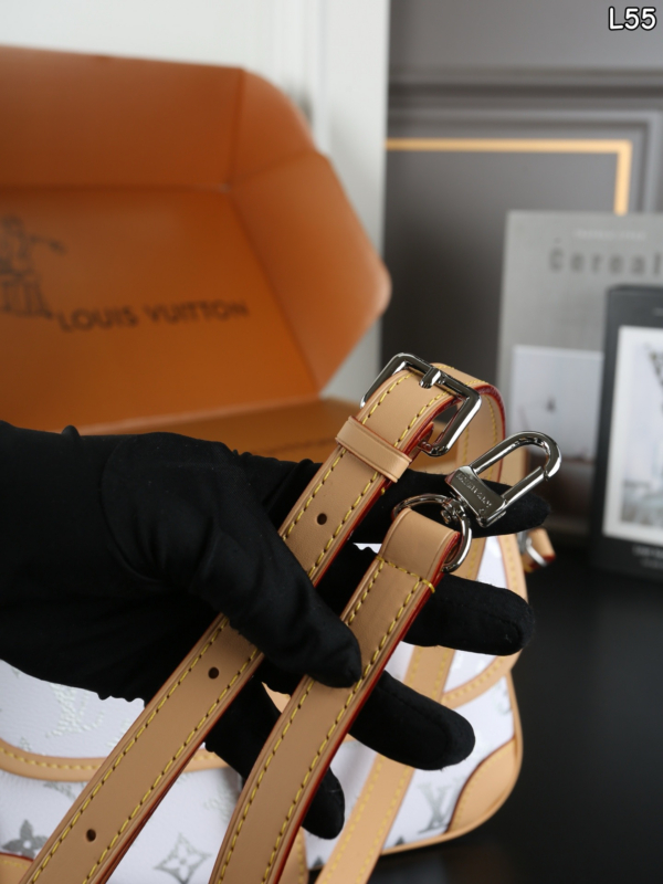 LV Diane Monogram Pearly Canvas M3A706 BC