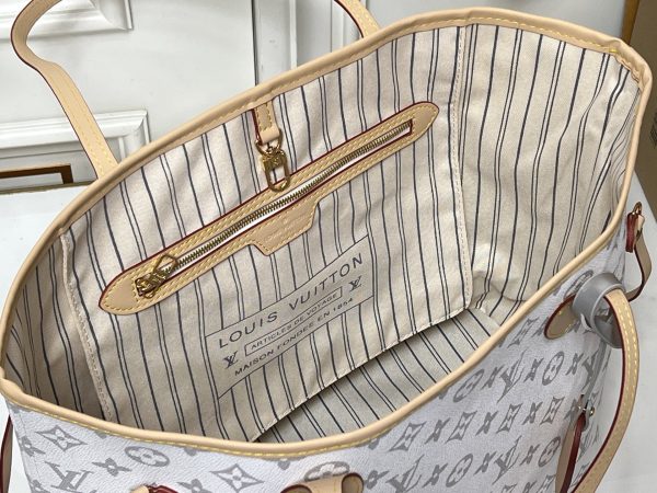 LV Neverfull Ski Monogram M3A288 BC LV Neverfull Ski Monogram M3A288 BC