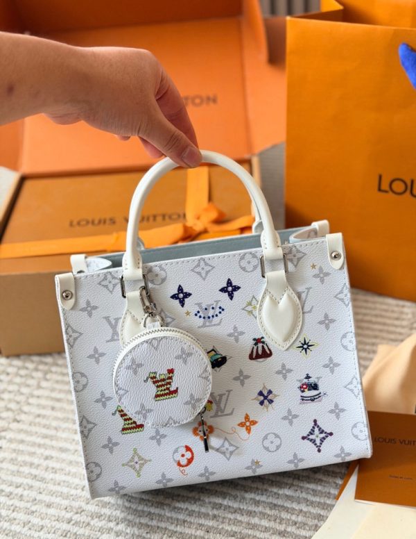 LV OnTheGo BB Monogram Bag C2301450 LV OnTheGo BB Monogram Bag C2301450