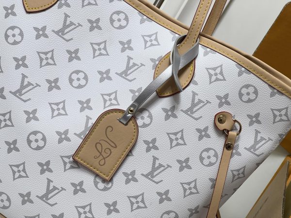 LV Neverfull Ski Monogram M3A288 BC LV Neverfull Ski Monogram M3A288 BC