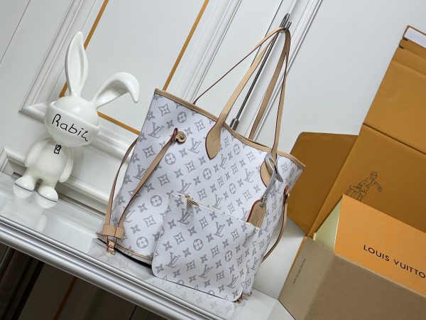 LV Neverfull Ski Monogram M3A288 BC LV Neverfull Ski Monogram M3A288 BC