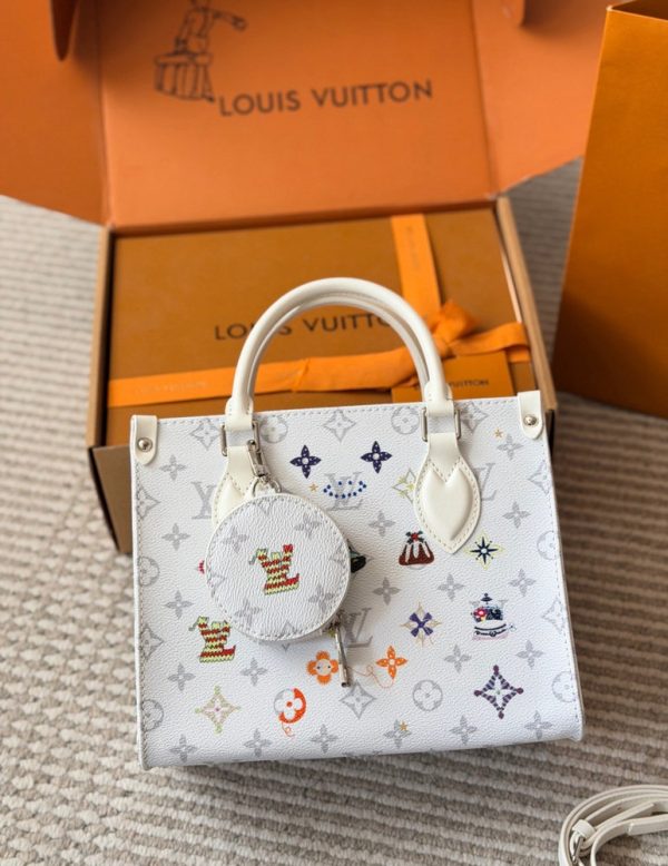 LV OnTheGo BB Monogram Bag C2301450 LV OnTheGo BB Monogram Bag C2301450