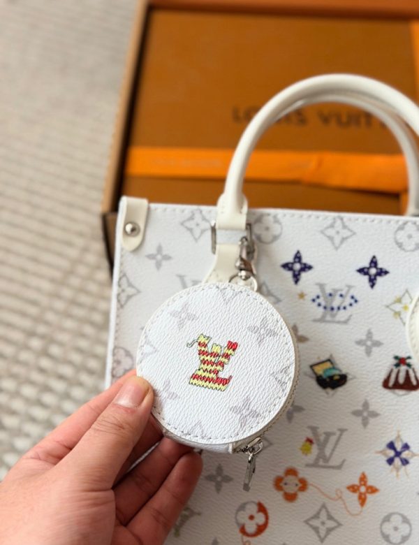 LV OnTheGo BB Monogram Bag C2301450 LV OnTheGo BB Monogram Bag C2301450