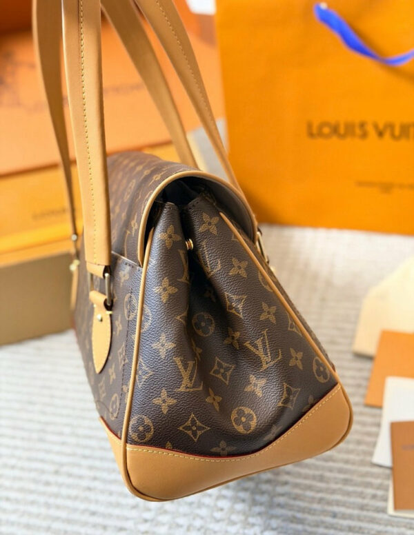 LV Monogram Beverly GM Bag C2301850