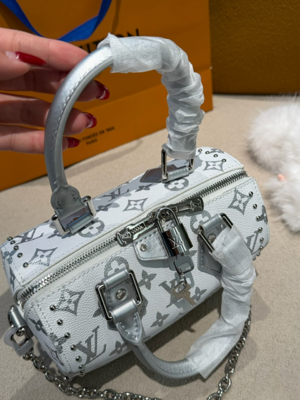 LV Ski Speedy Trunk 20 Monogram Pearly M2A746 LV Ski Speedy Trunk 20 Monogram Pearly M2A746